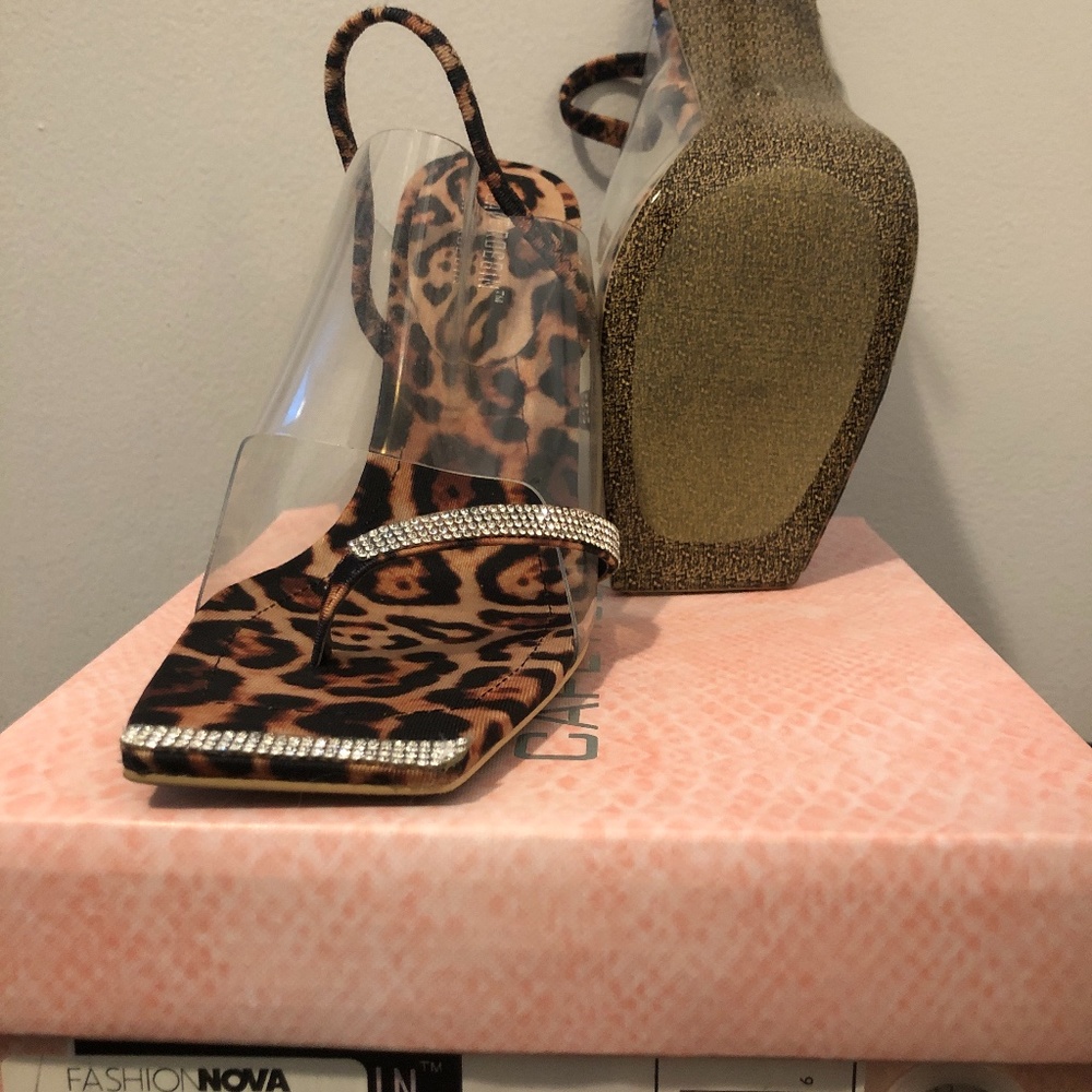 Shoes - Picture 3 of 4